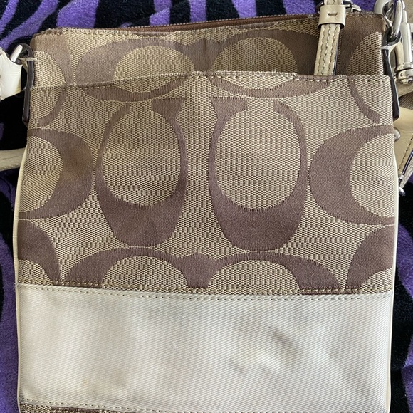Coach crossbody pre loved - Picture 11 of 11